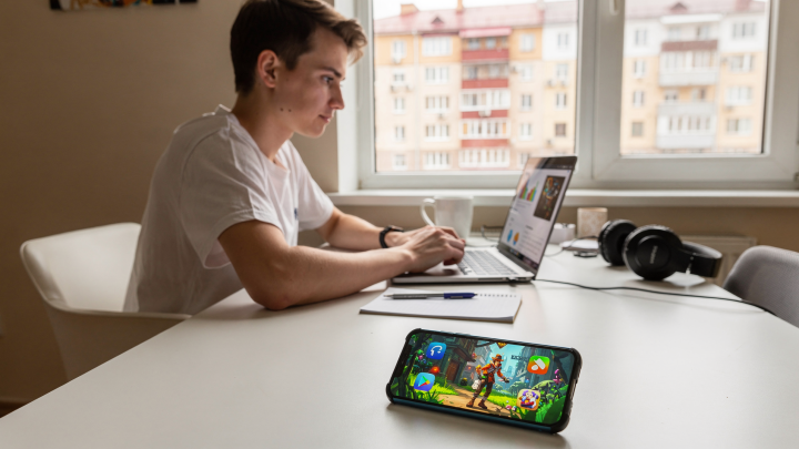 Публикация мобильной игры: подготовка к App Store и Google Play